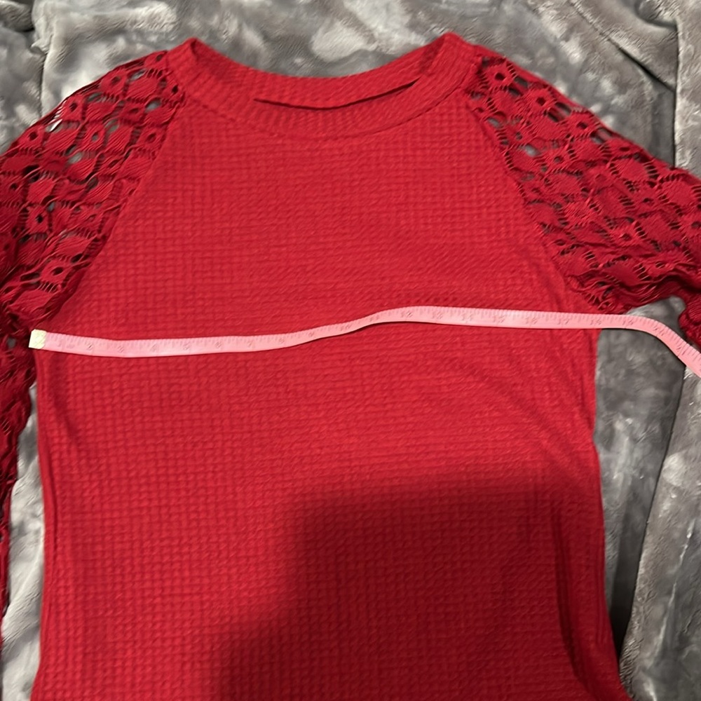 Red sweater - Picture 4 of 5